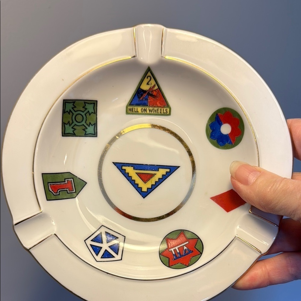 Vintage U S Military 2nd Armored Division Ashtray Hell on Wheels Winterling